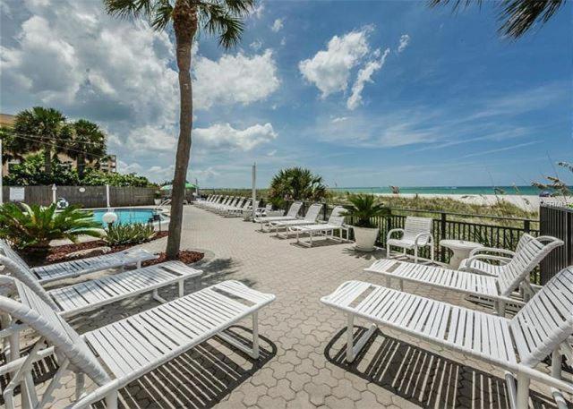 Beachfront Madeira Norte St. Pete Beach Eksteriør bilde